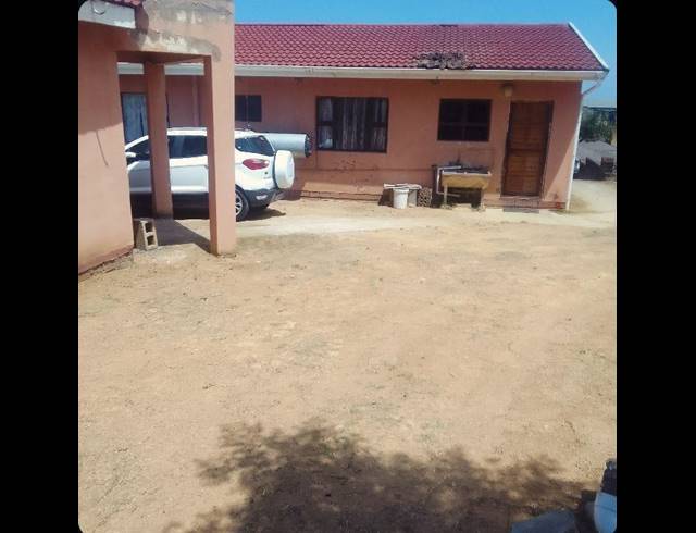5 BEDROOM HOUSE FOR SALE IN UMLAZI BB